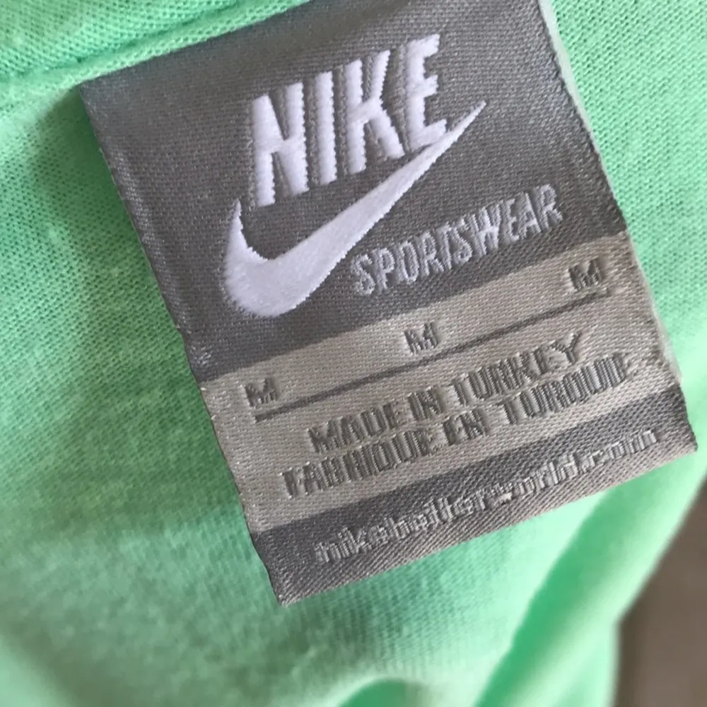 Nike Track & Field Running Graphic Tee Green Short Sleeve Women's Size M Medium - Image 6