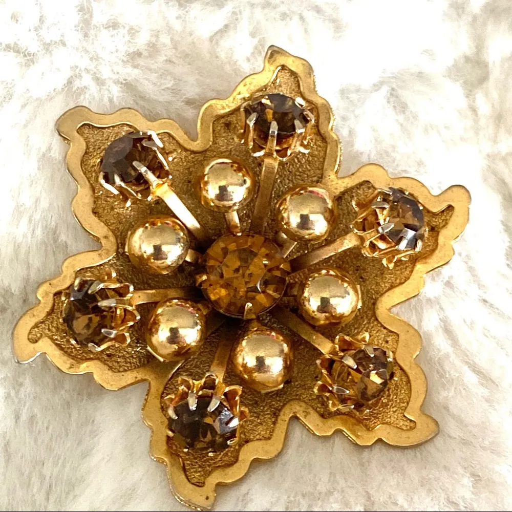 Vintage Gold Costume Rhinestone Brooch - Image 3