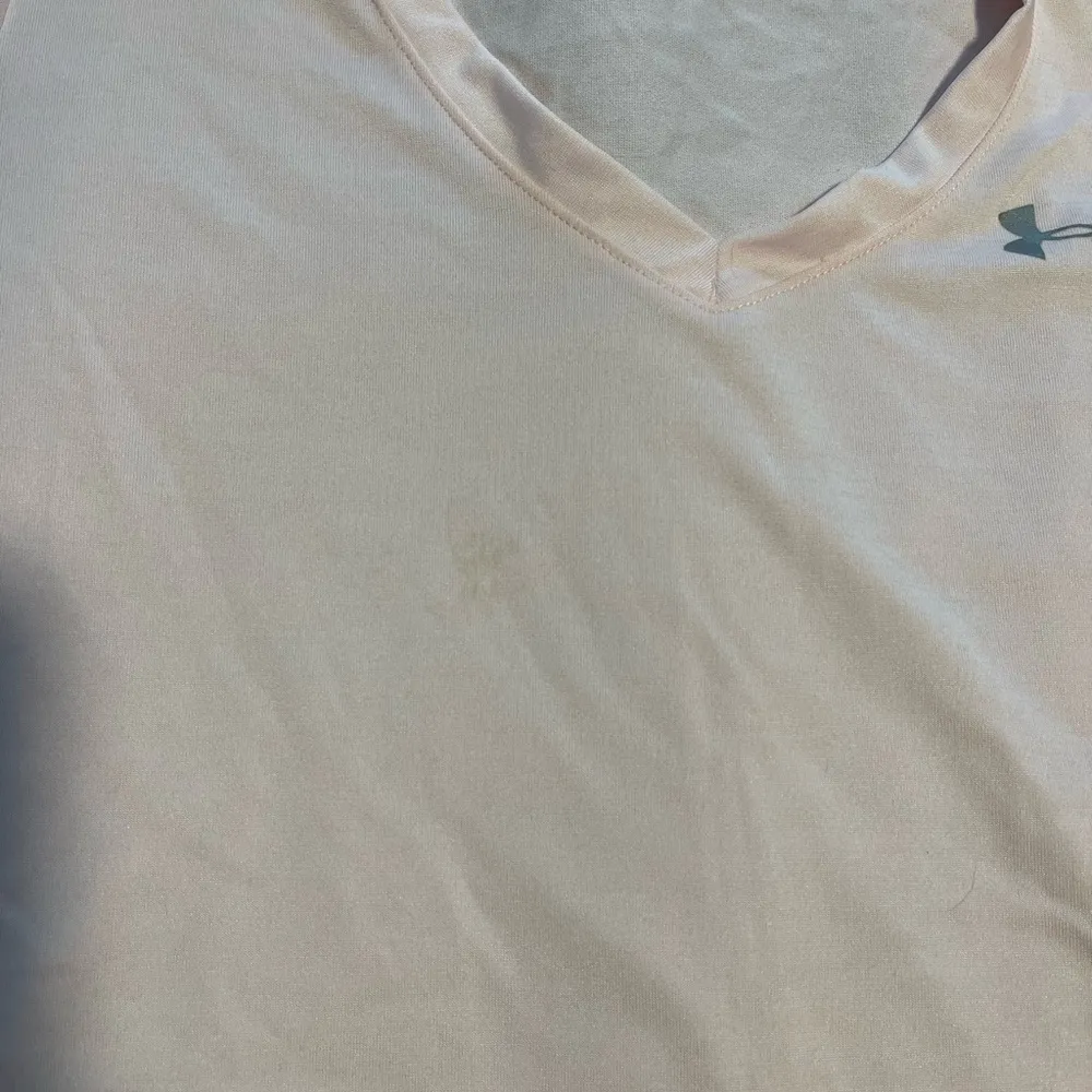 Light Pink V-Neck T-Shirt - Image 4