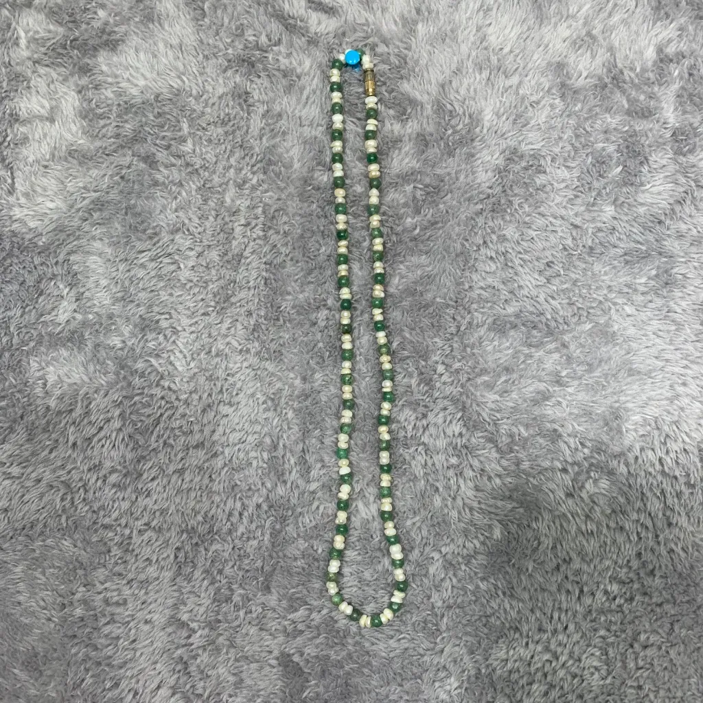 Vintage Green Stone & Freshwater Pearl Beaded Necklace 24” Barrel Clasp - Image 2