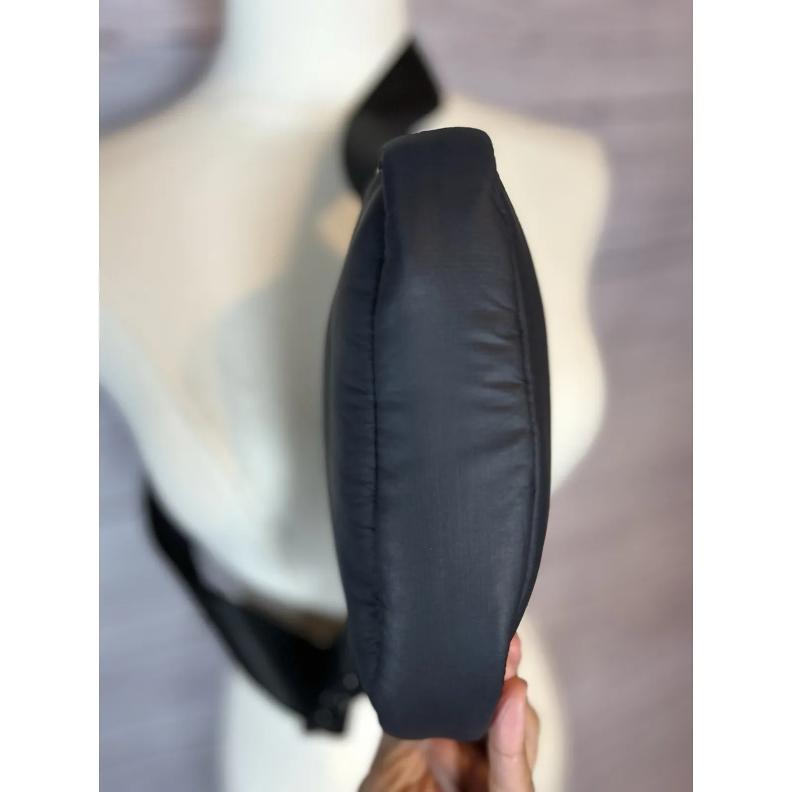 Lululemon Wunder Puff Everywhere Belt Bag Black Crossbody Camera Bag 1L - Image 4