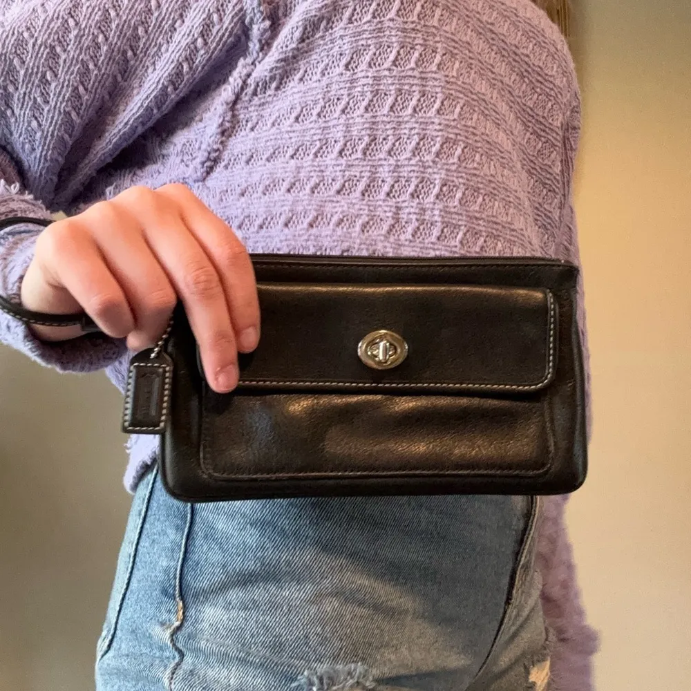 Coach Black Leather Mini Wristlet Bag - Image 3