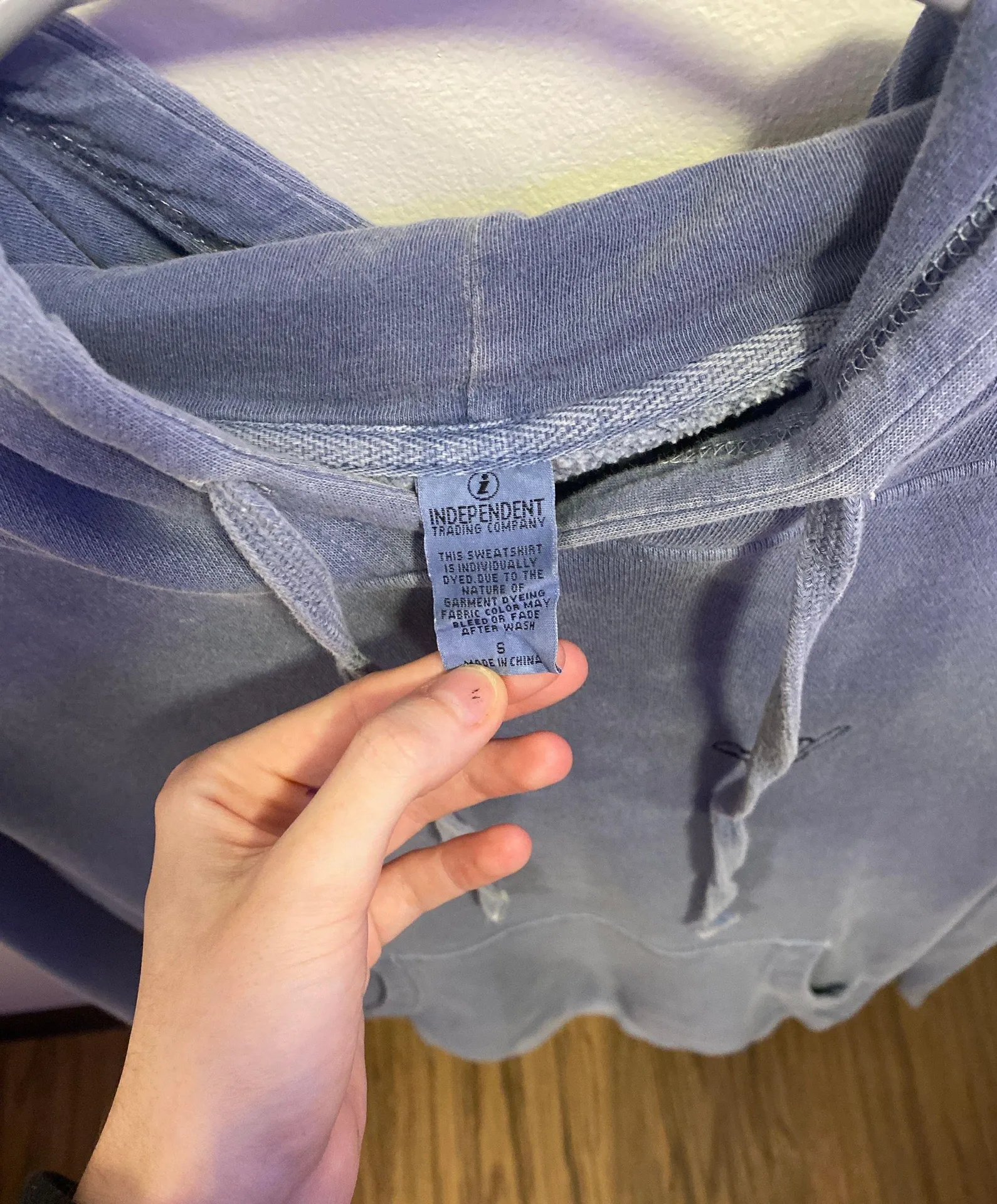 Embroidered hoodie Blue - Image 3