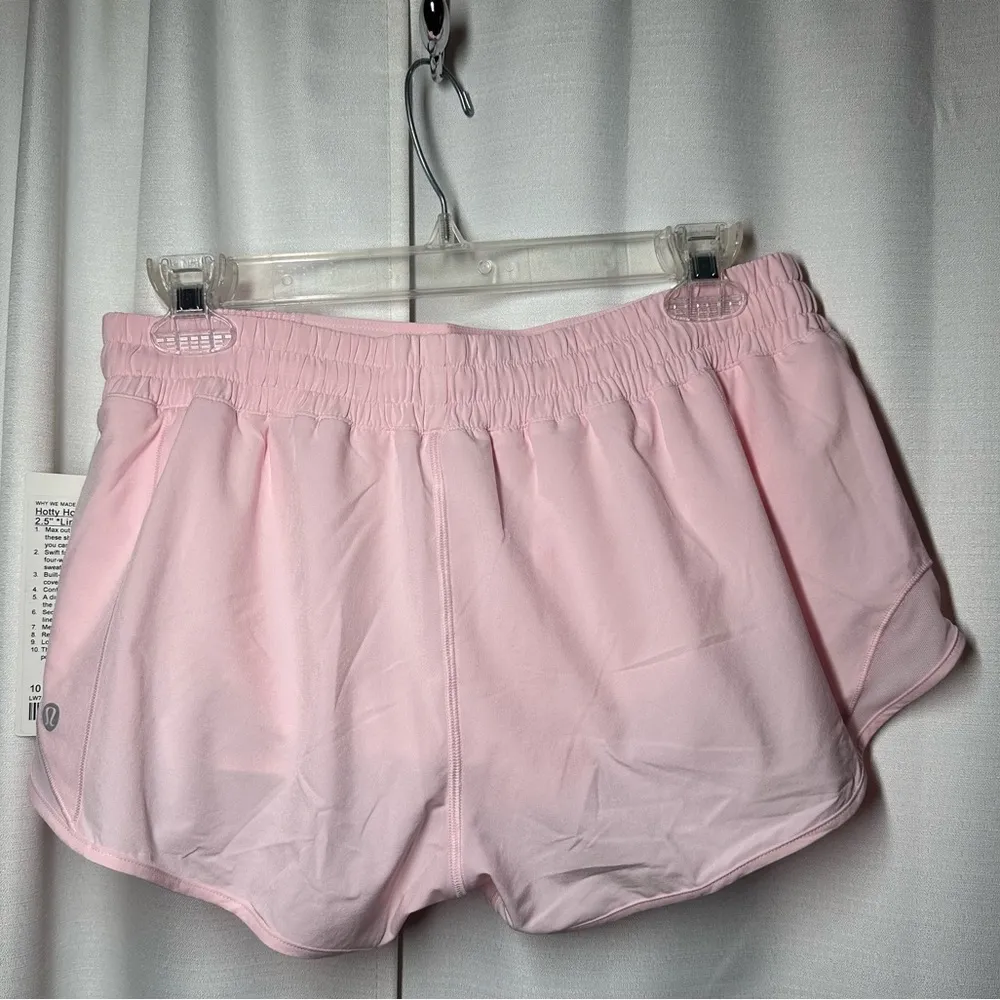 NEW Lululemon Women’s Hotty Hot Shorts 2.5 LR Strawberry Milkshake Sz 10 Running - Image 3