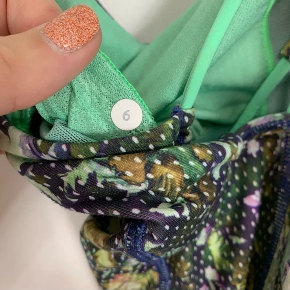 Lululemon Dancing Warrior Tank Floral Sport Pistachio Size 6 - Image 3