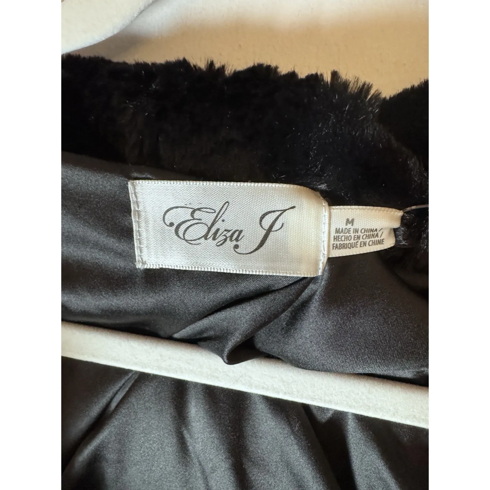 Eliza J Shawl Collar Faux Fur Capelet Black Size M NWT $108 MSRP - Image 7
