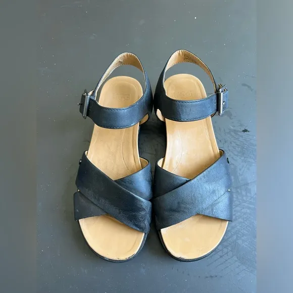 UGG - Black Crossed Leather Straps Sandals - Women's Sz 6 - Image 2