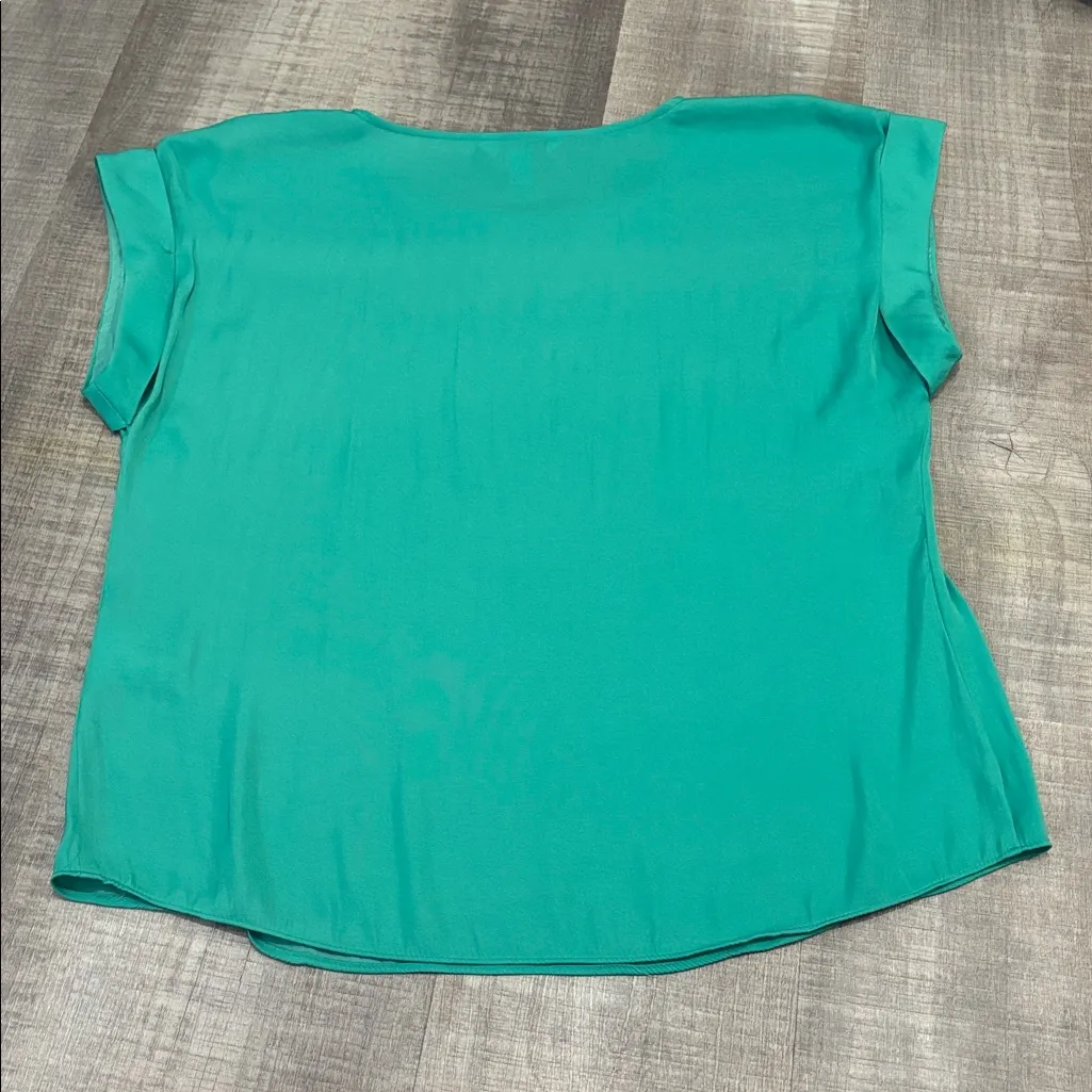 nine west green silky blouse - Image 3