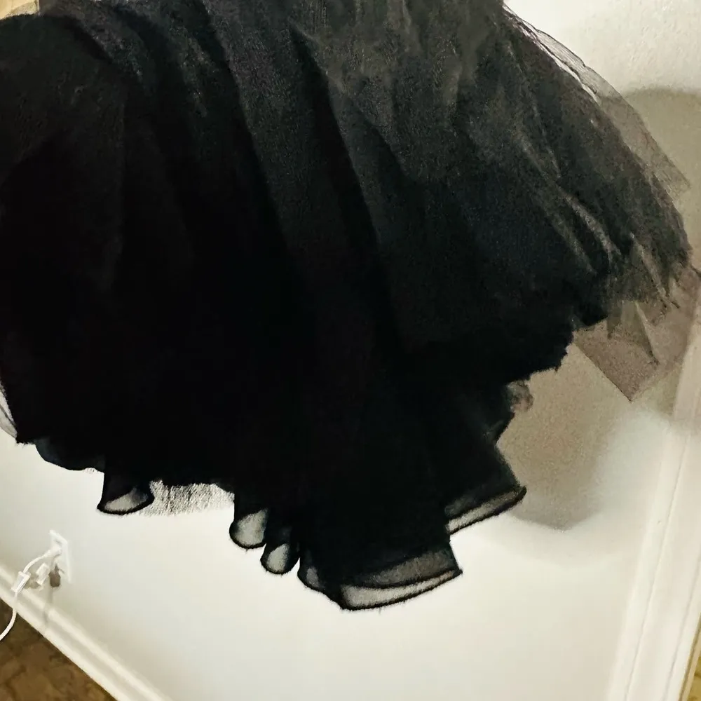 Badgley Mischka Black pleated Tulle Chiffon V-neck Gown size 2 - Image 10