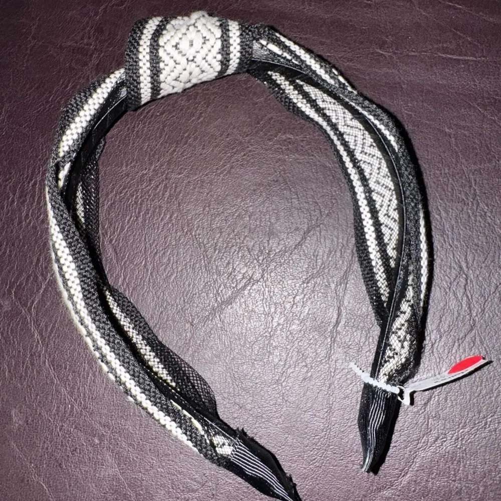 Claire’s Black and White Patterned Headband - Image 3
