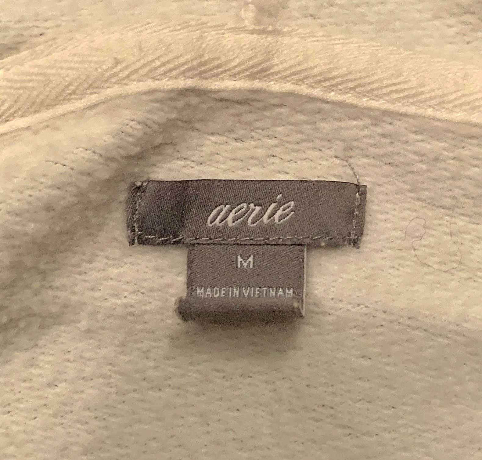 American Eagle Outfitters Cropped Sweatshirt - Image 3