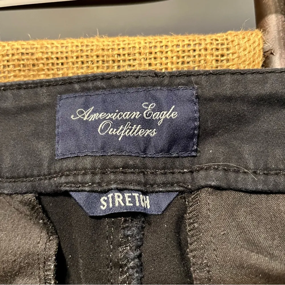 American Eagle Women's Black Shorts - Image 4