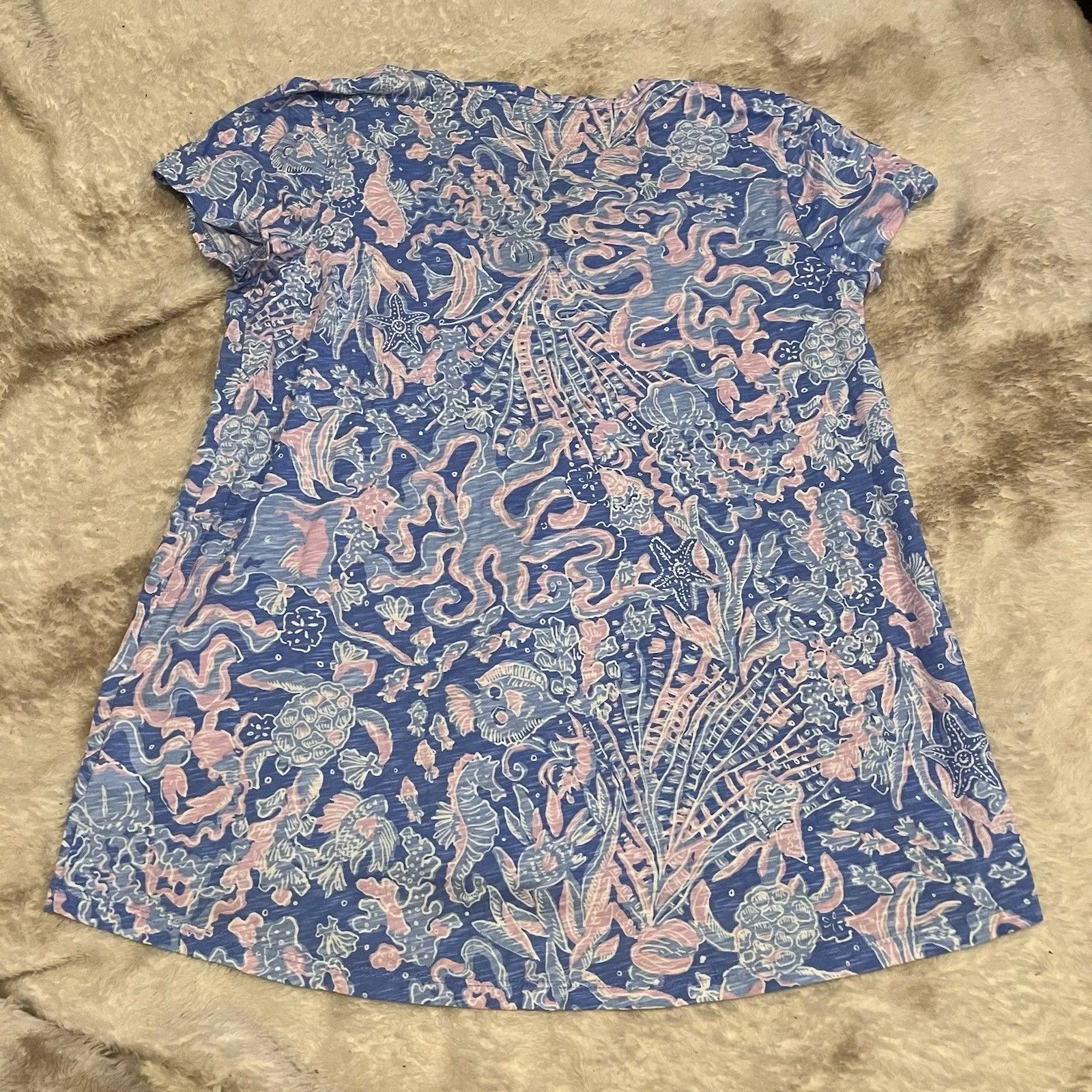 Lilly Pulitzer WOMENS SIZE Medium Florida Seahorse Blue Stretch V Neck Top - Image 7