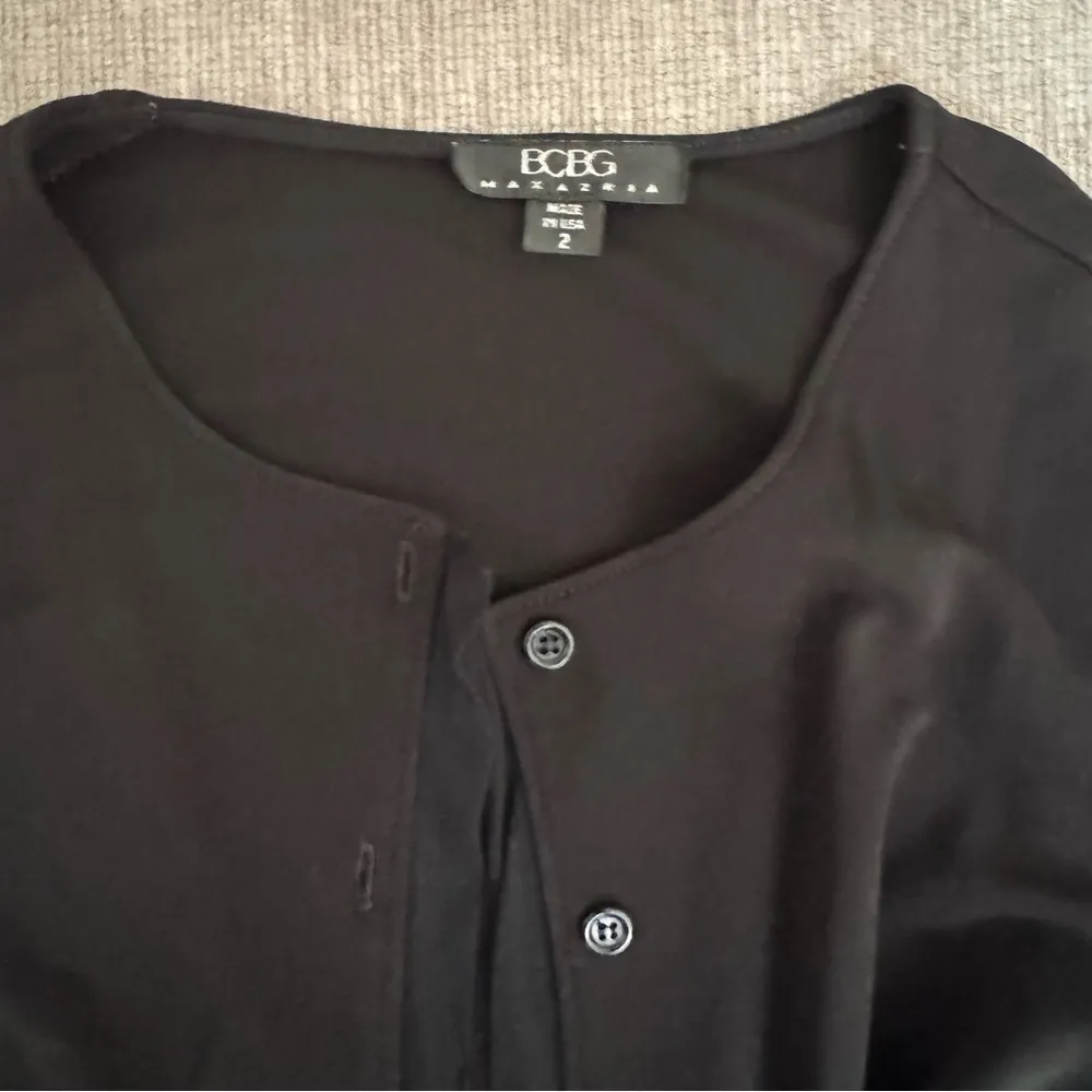 BCBG Max Azria Black Cropped Cardigan - Image 3