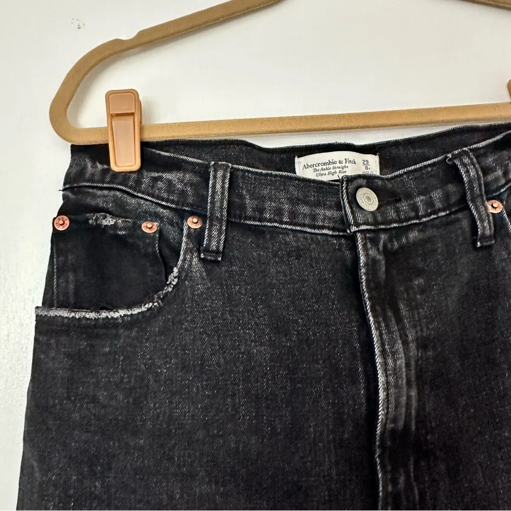 Abercrombie & Fitch  The Ankle Straight Ultra High Rise - Image 3