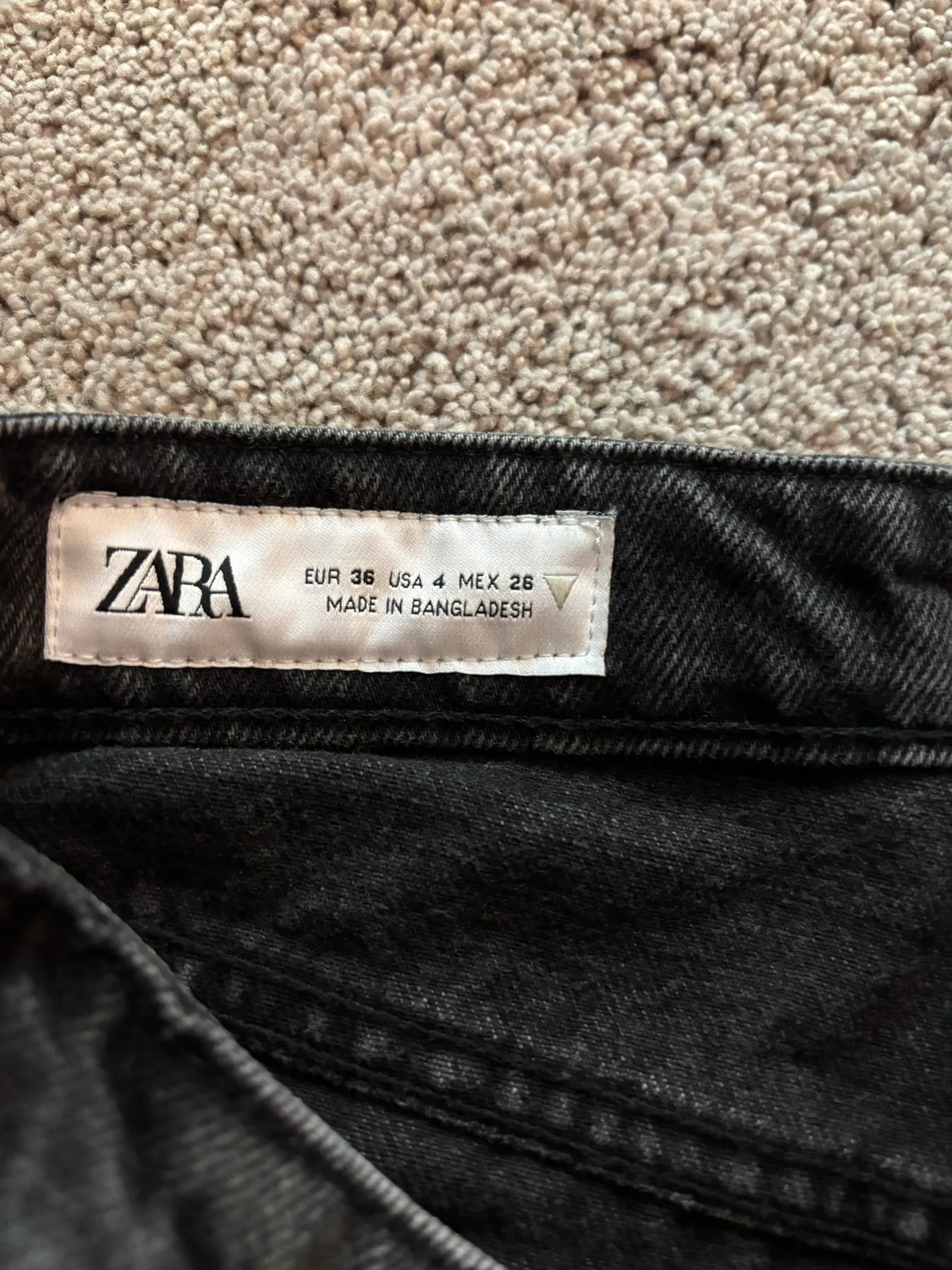 Black ripped denim shorts - Image 3