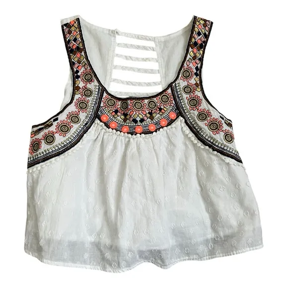 Anthropologie Lilka Embroidered Crop Top - Image 2