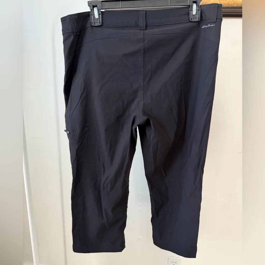 Eddie Bauer Women's Black Capris - Image 2