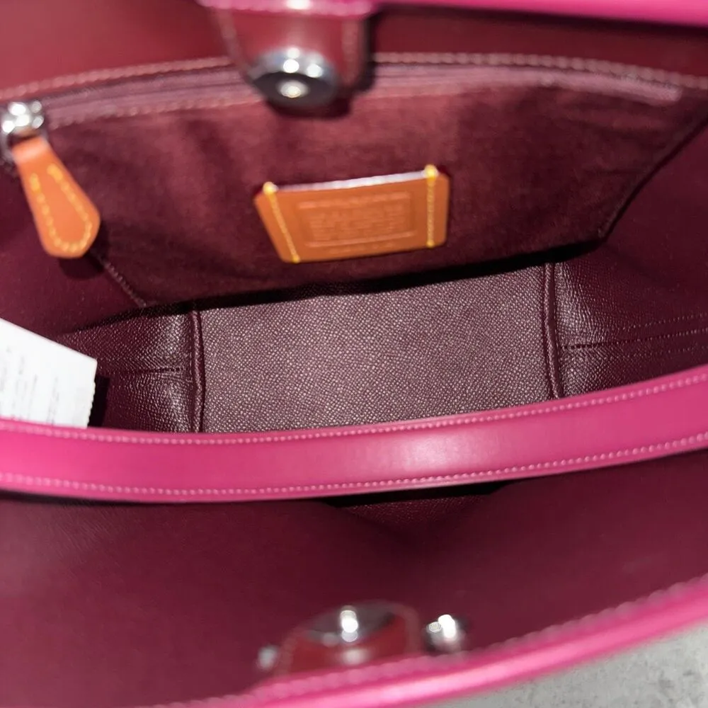 NWT Coach City Bucket Bag In Signature Canvas With Bow Print - Image 3