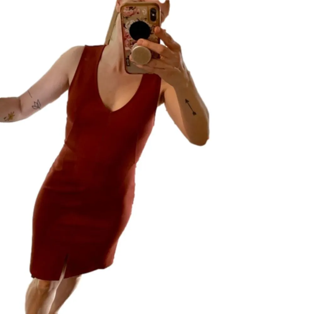 Black Swan NWOT rust form fitted dress - Image 2