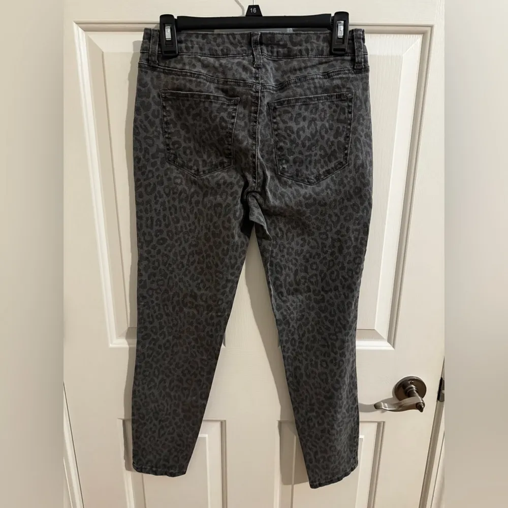 New Directions stretchy skinny jeans size 6R Gray - Image 4