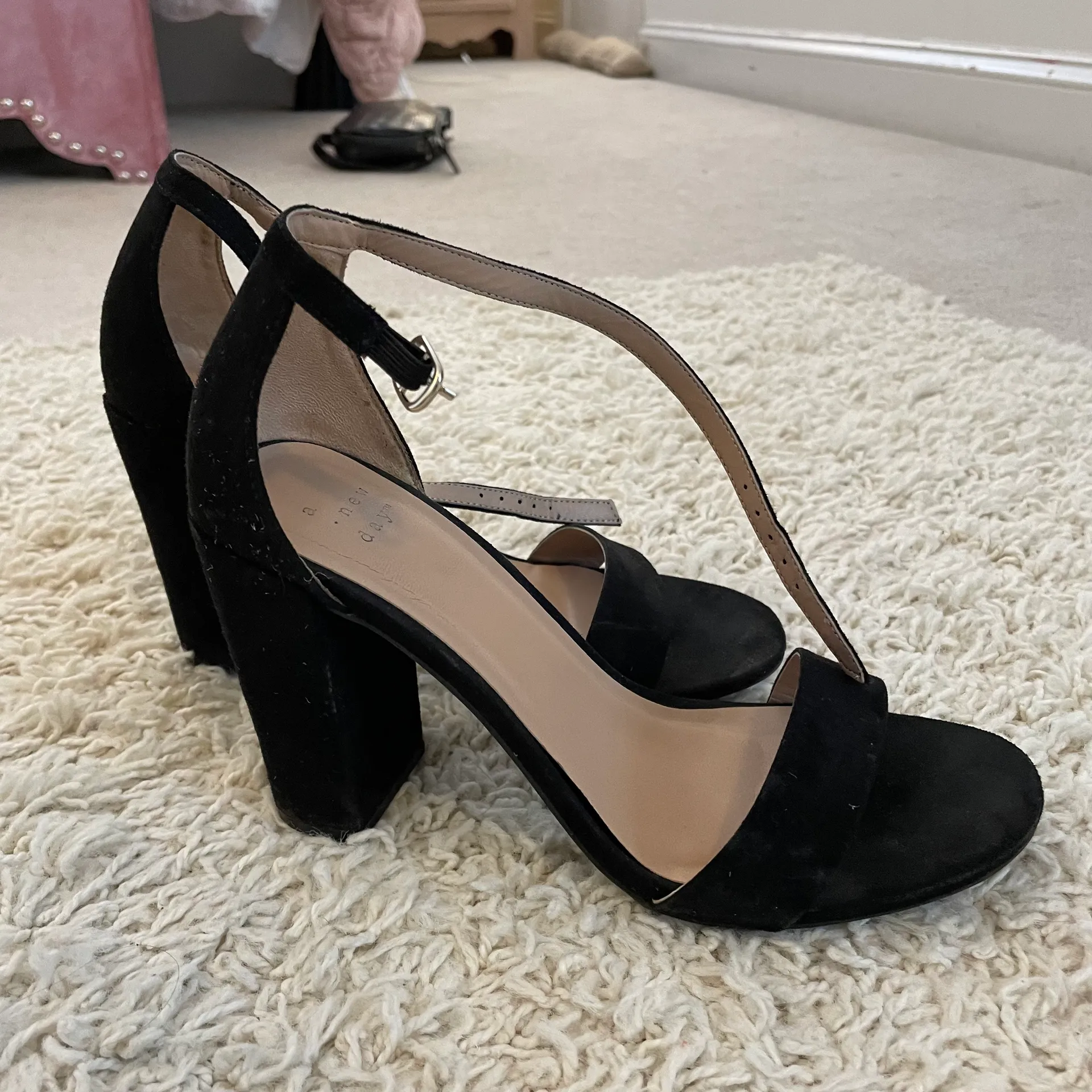 Black Heels Size 7 - Image 2