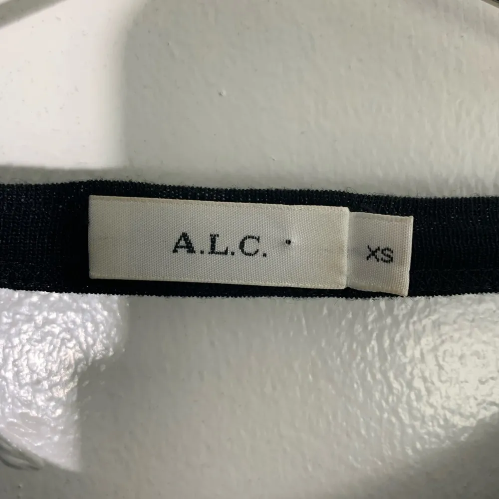 A.L.C. Black, linen, long sleeve, cut out back top, blouse,.XS - Image 3