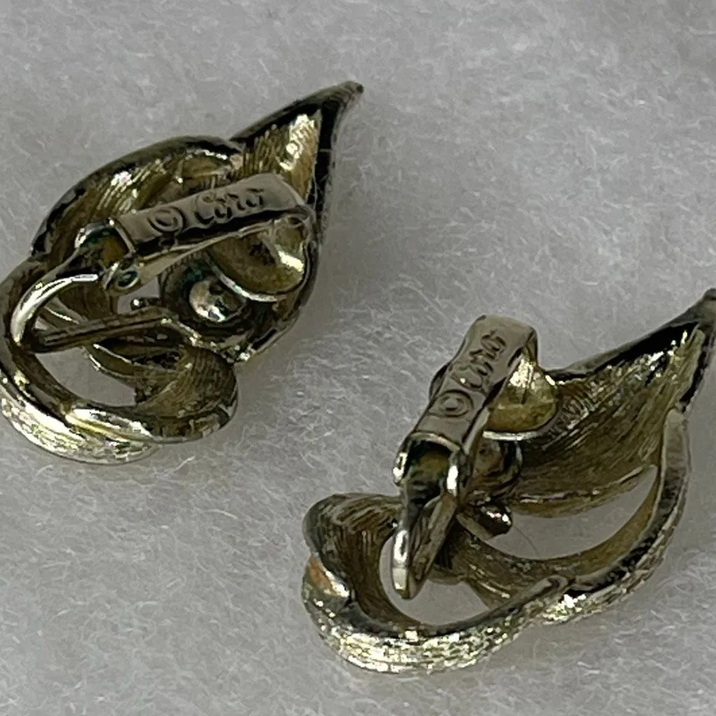 Vintage Coro plume leaf clip earrings. Gold - Image 5