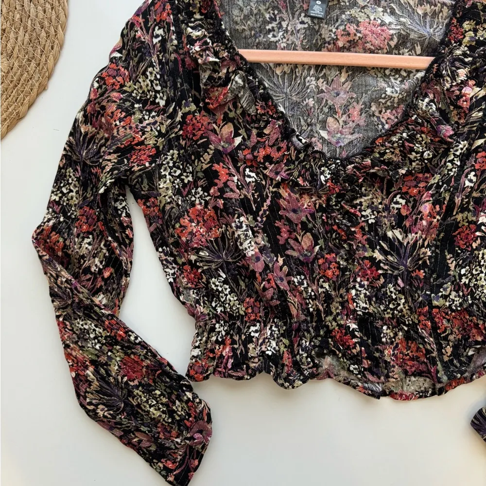 Aqua Floral Ruffled Neck‎ LOng Sleeve Top Size Small - Image 3