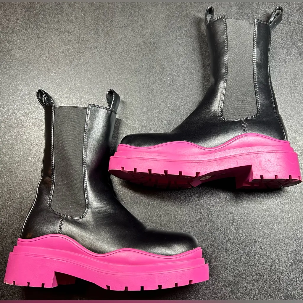 Azalea Wang Size 8 Ghosted Flatform Fuchsia & Black Faux Leather Chelsea Boot - Image 2