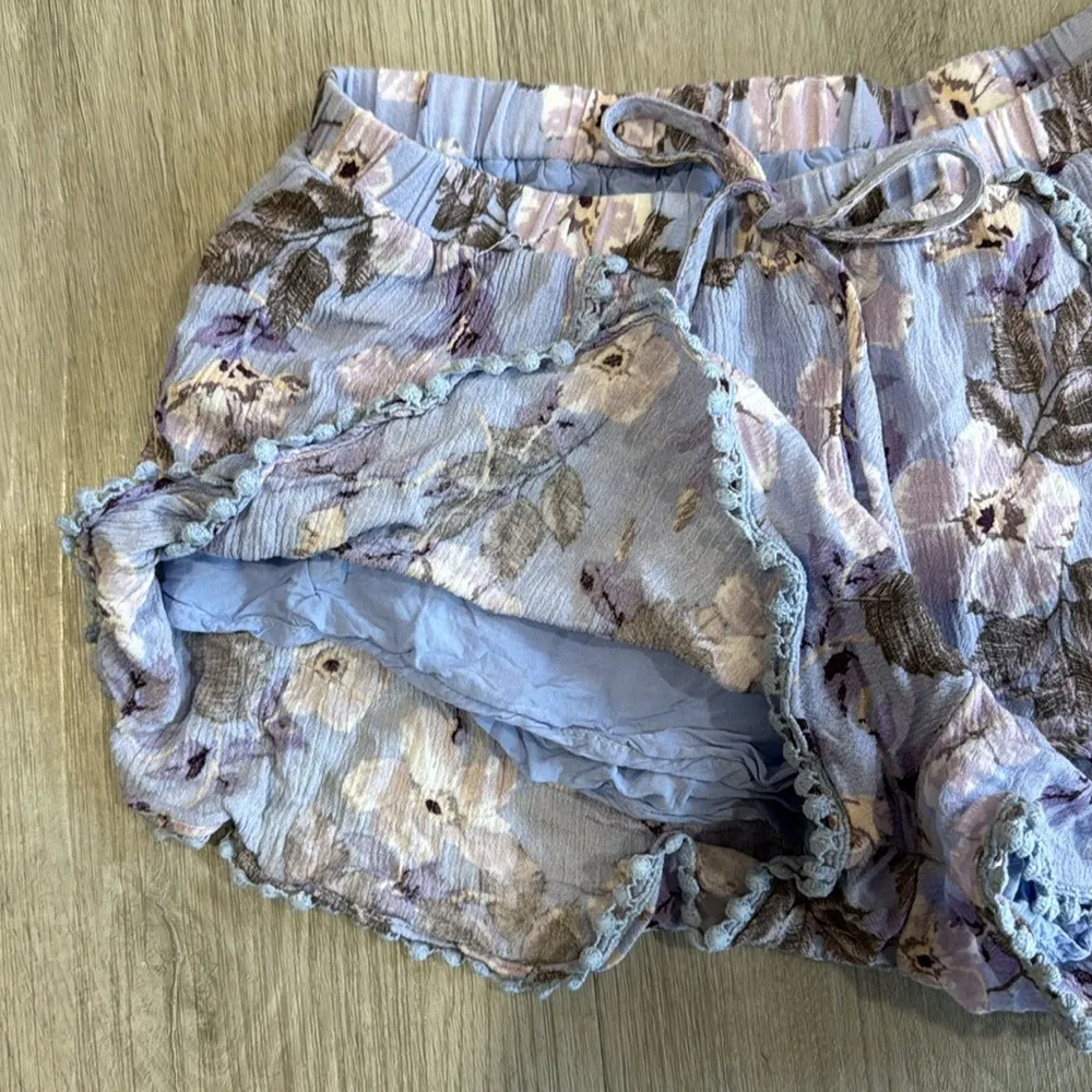 Cotton Candy LA floral dainty shorts Blue Size undefined - Image 3