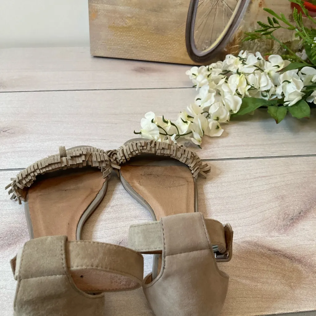 Joie fringe ankle strap sandals. - Image 4