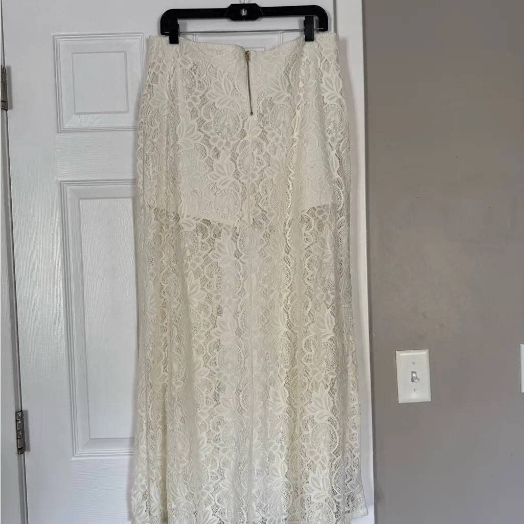 Material Girl Cream Shorts Pant Lace Skirt Festivals Beach - Image 4