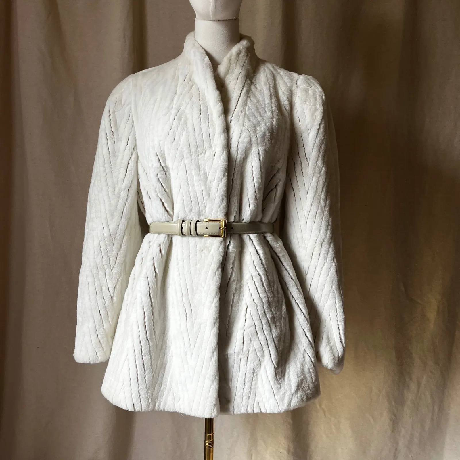 Jacques Saint Laurent Genelle Ivory Faux Fur Coat Jacket Size M/L Vintage White Size M - Image 10