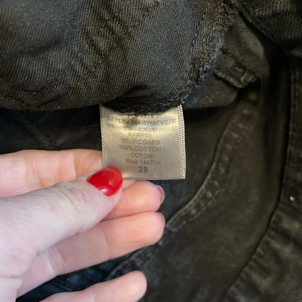 Re/Done Black Ankle Cropped Distressed Jeans - Image 5