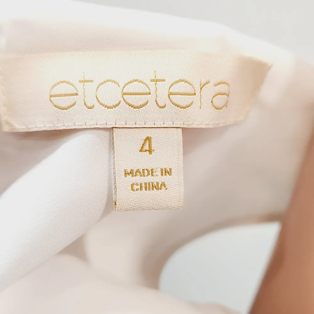 White Flowy V- Neckline Sleeveless Dress With Pockets Sz 4 - Image 13