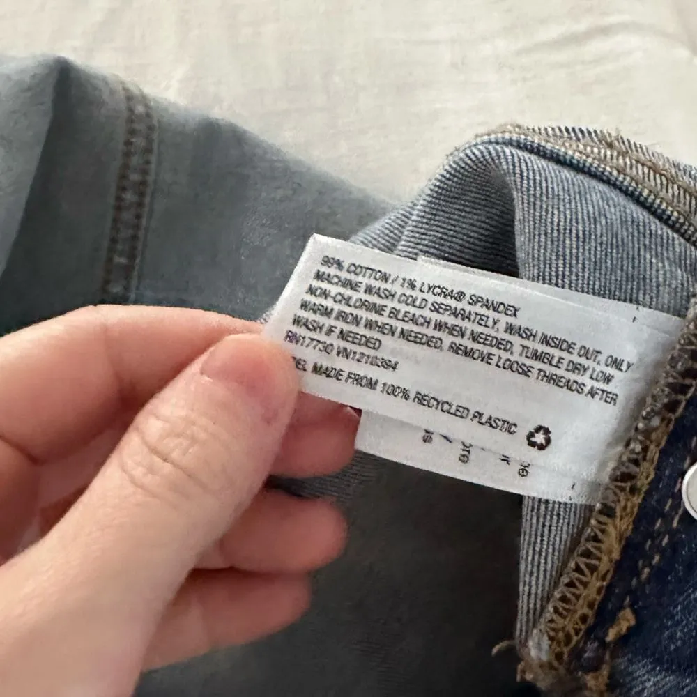 Universal Threads Universal Thread Women’s 4 Denim Overalls - Image 4