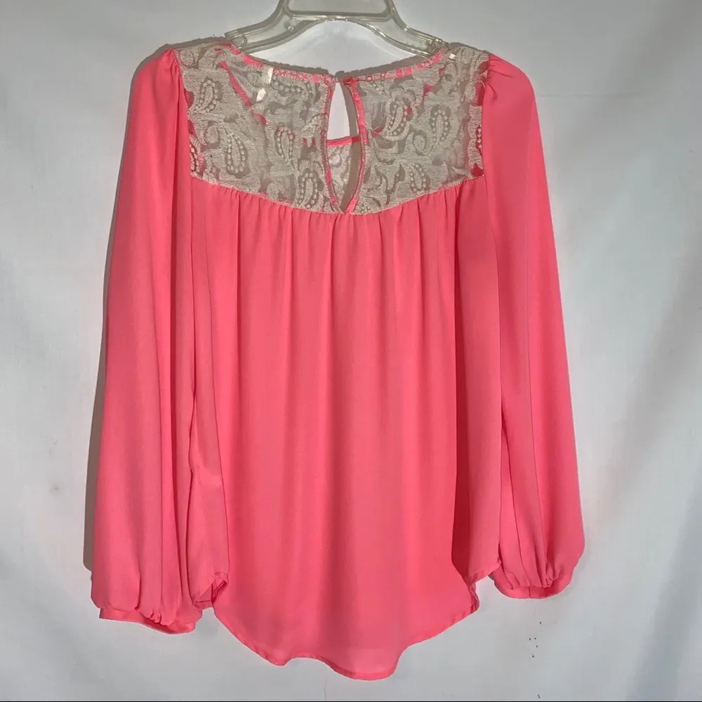 Sage Neon Pink Top with Lace Size Small - Image 5