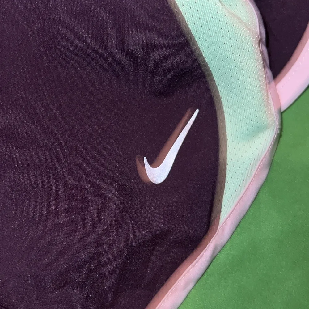 Nike Women's Purple and Mint Dri-Fit  Athletic Shorts size Large - Image 4