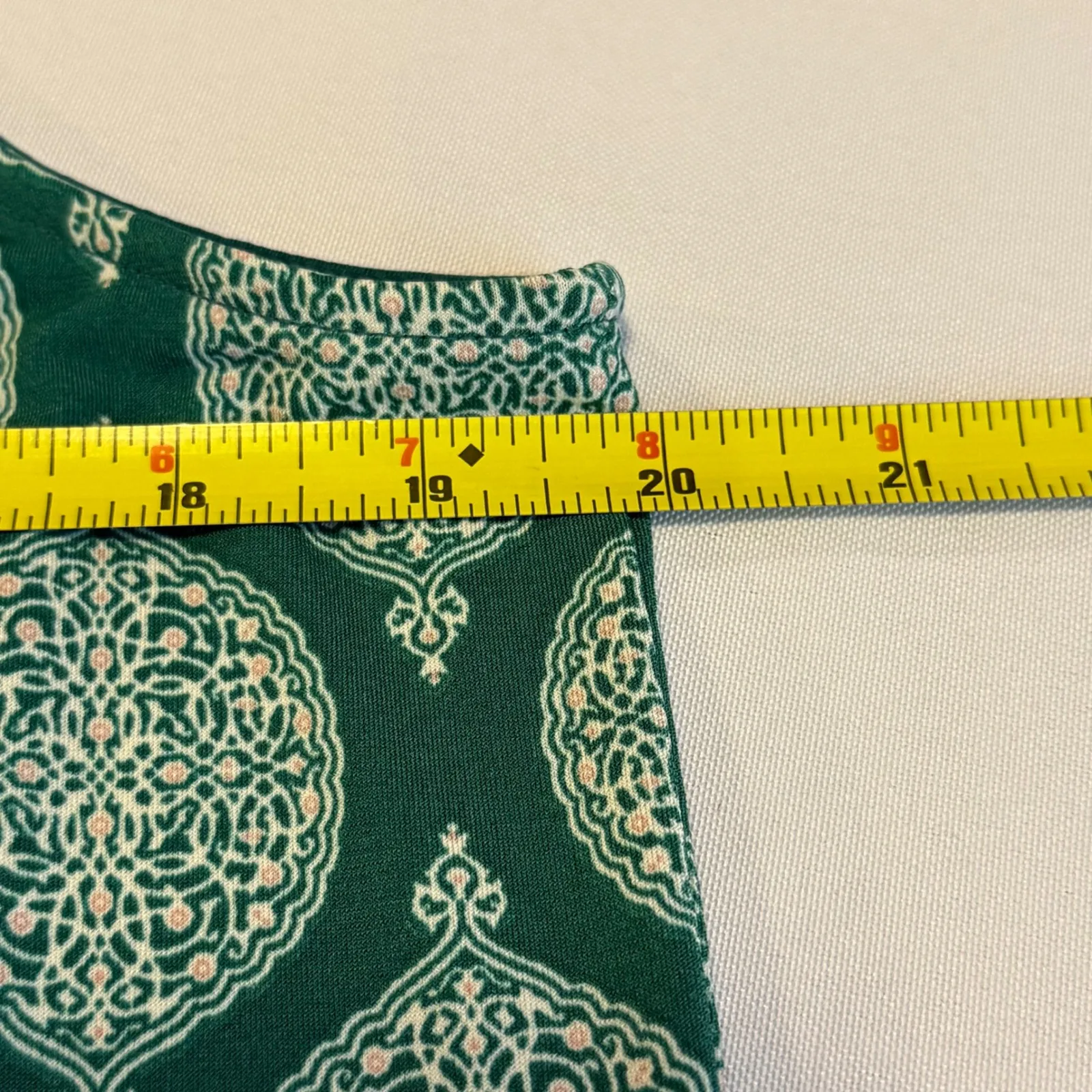 Magnolia Grace Alhambra Petite XL Green Medallion Print V Neck Sleeveless Dress - Image 9