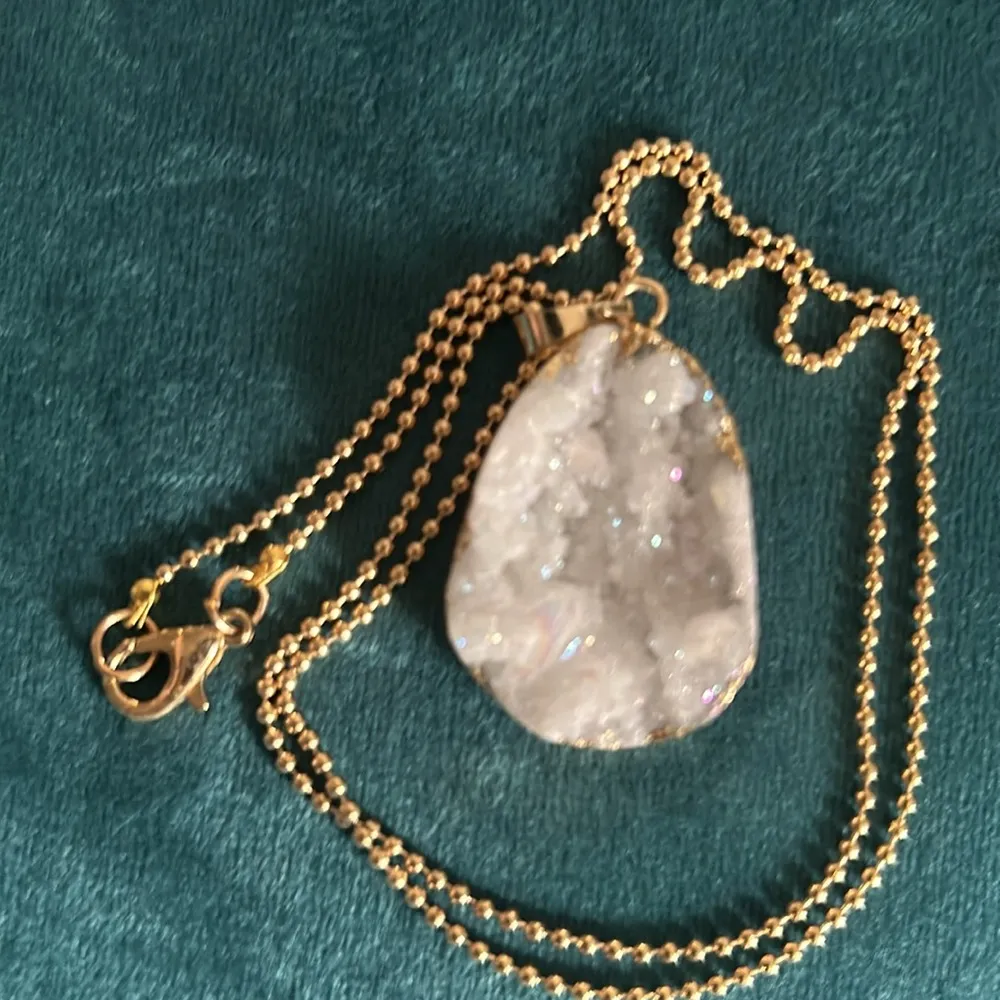 Aura Quartz Geode Druzy Nugget Crystal Pendant Necklace on Gold Tone Chain White - Image 6