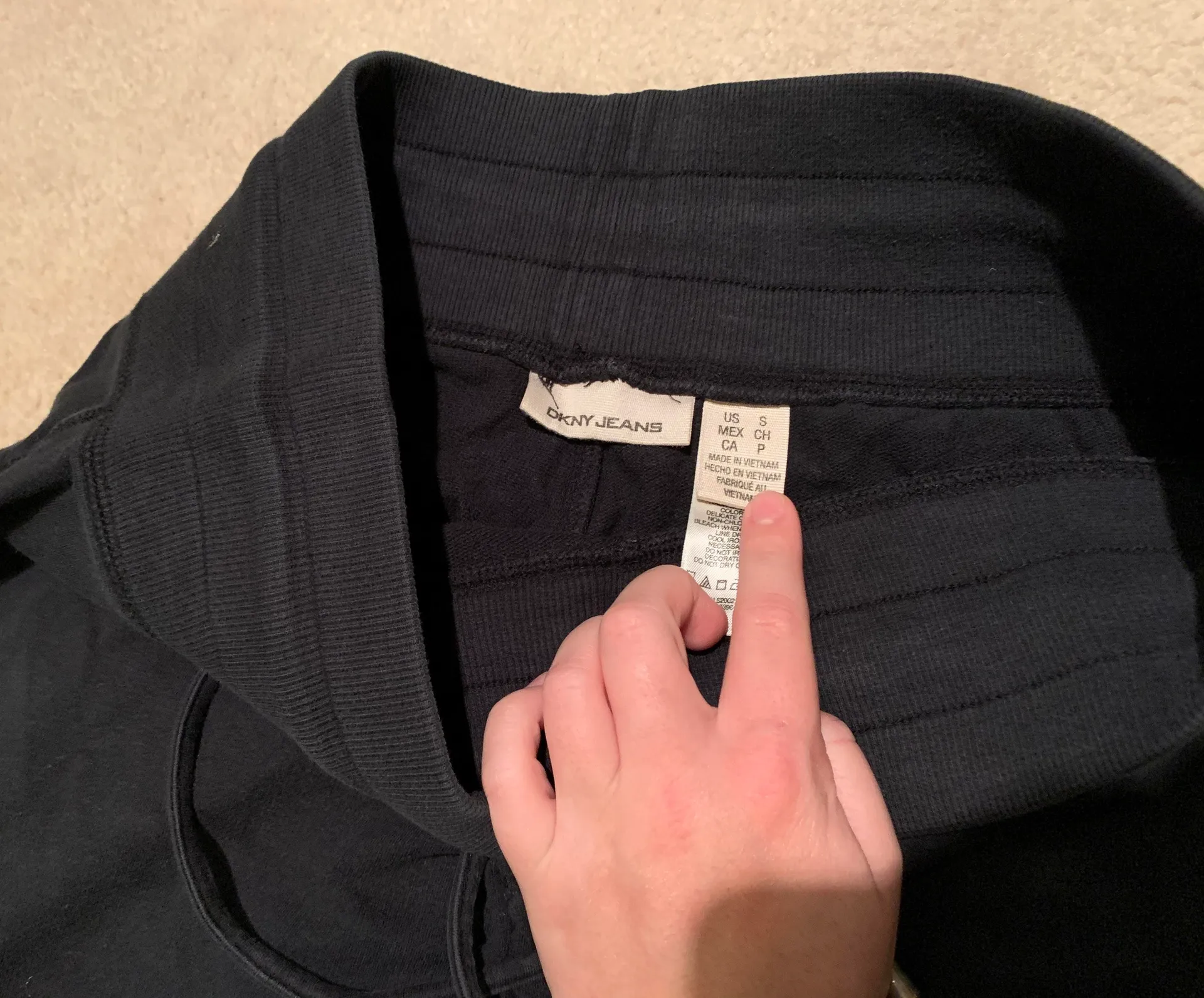 DKNY Yoga Pants - Image 6