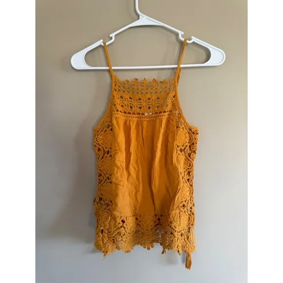 7 piece Bundle S/M Tops - Image 3