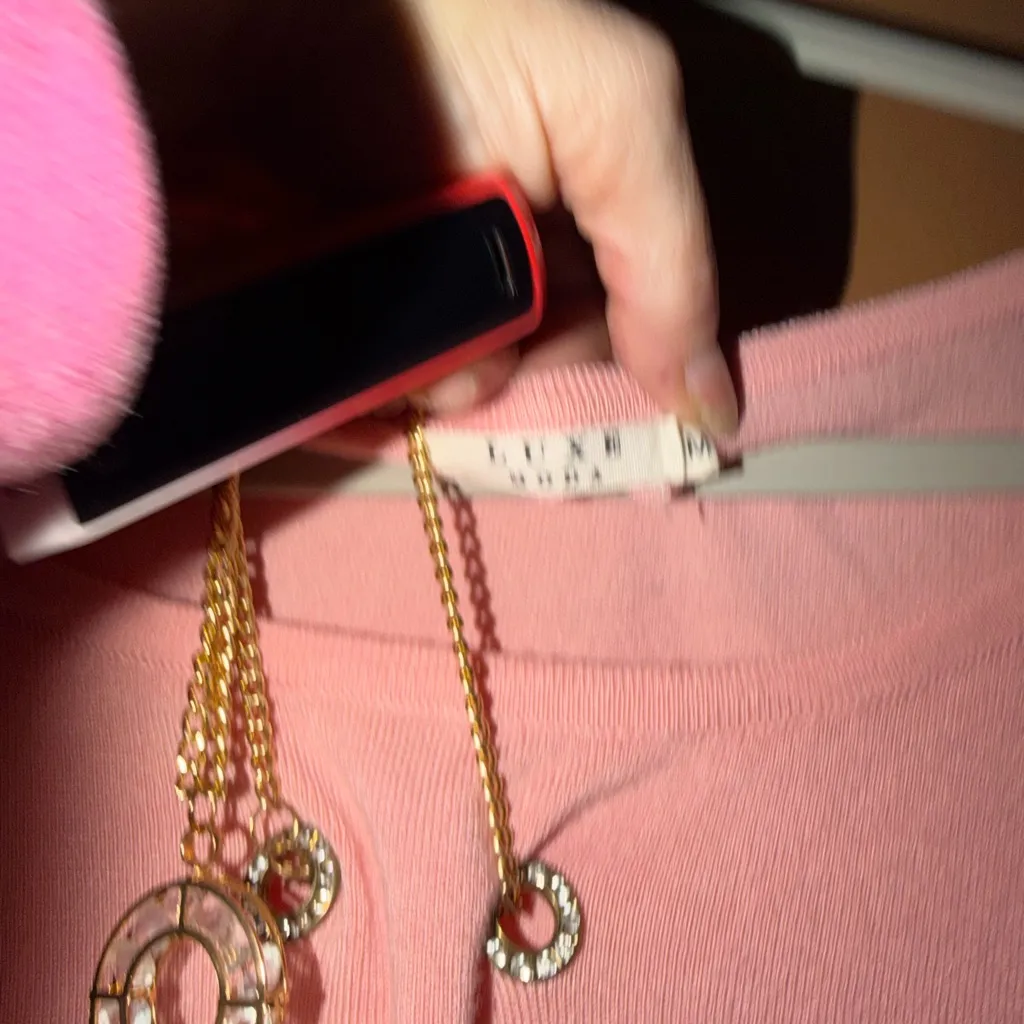 Moda Luxe Light Pink Women's Sweater hi lo with Pom Pom accent size medium - Image 5