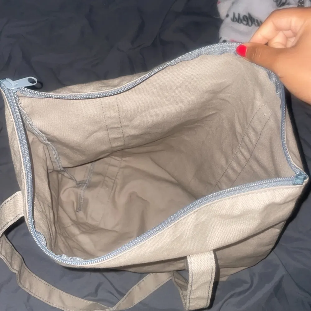 Byrdie beauty lab tote bag Tan - Image 5