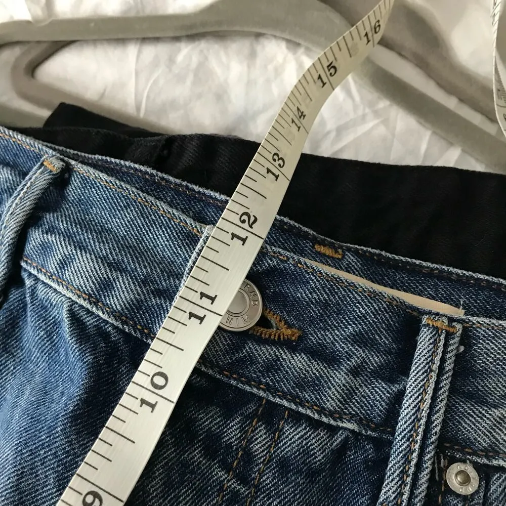 GRLFRND The Jaden Low Rise Boyfriend Blue Denim Frayed Raw Hem Shorts Size 26 - Image 8