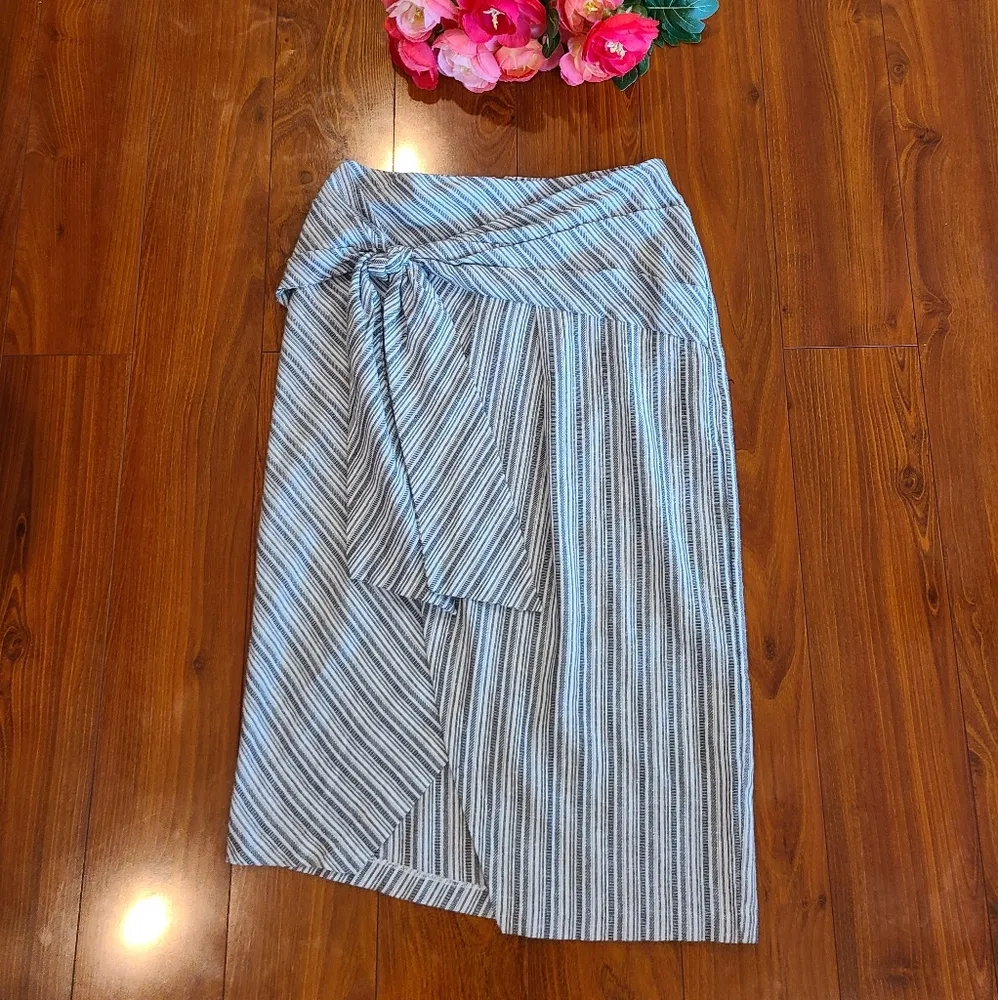 Asymmetric Skirt Small - Image 3