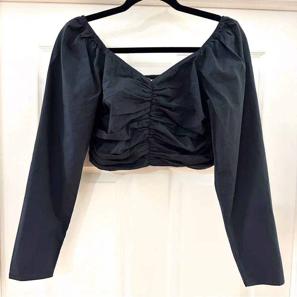 NWT American Eagle Ruched Front Long Sleeve Cropped Top dark gray sz Small - Image 3