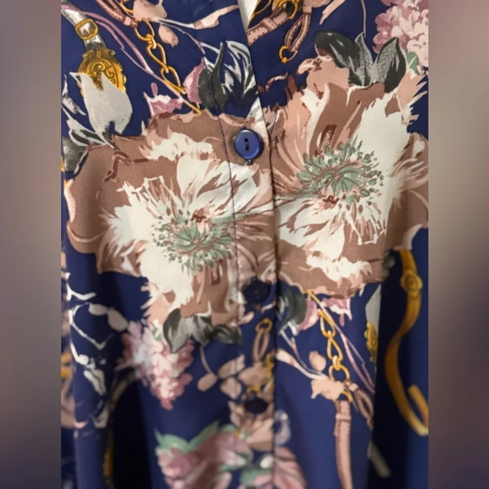 Unique Spectrum blue and‎ light pink sleeveless blouse - Image 2