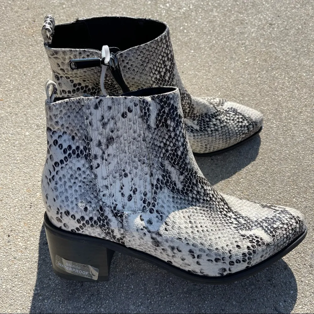 Blondo Leather Elvina Waterproof Snake Embossed Ankle Booties size 6.5 - Image 2